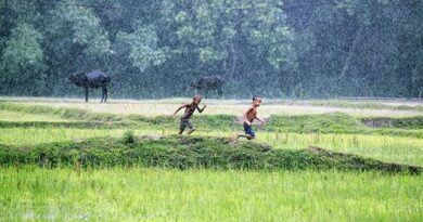 আষাঢ়ে গল্প আষাঢ়ে গল্প